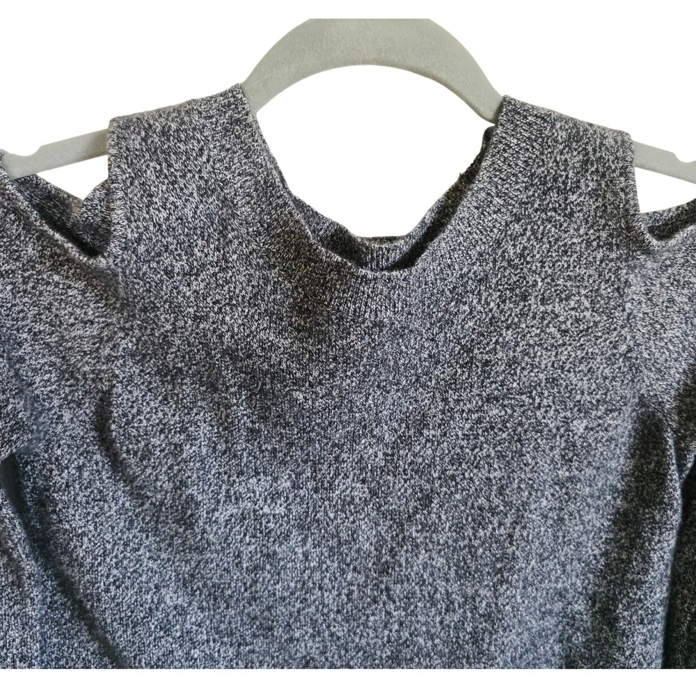AQUA XS Cashmere Cold Shoulder Turtleneck Sweater Gray Cozy Minimalist Soft - Picture 4 of 9